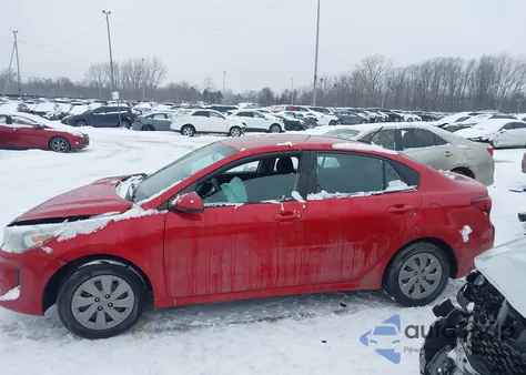2020 Kia Rio S z USA, uszkodzony, nr VIN 3KPA24AD5LE331031